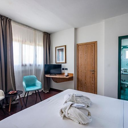 Hotel Logonovo Llido Degli Estensi Bagian luar foto