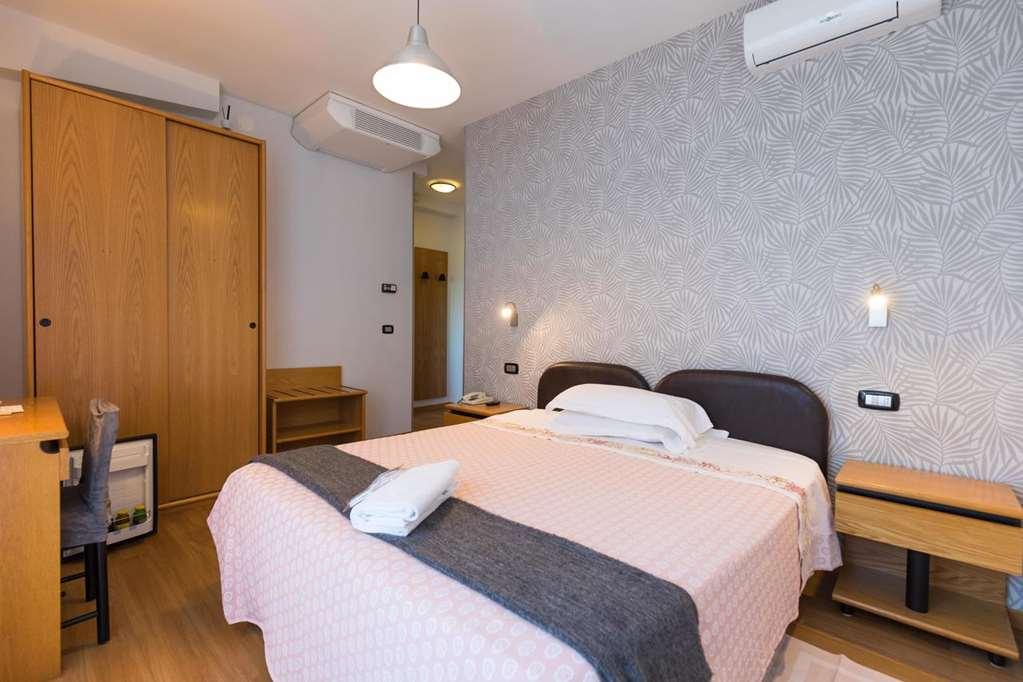 Hotel Logonovo Llido Degli Estensi Ruang foto
