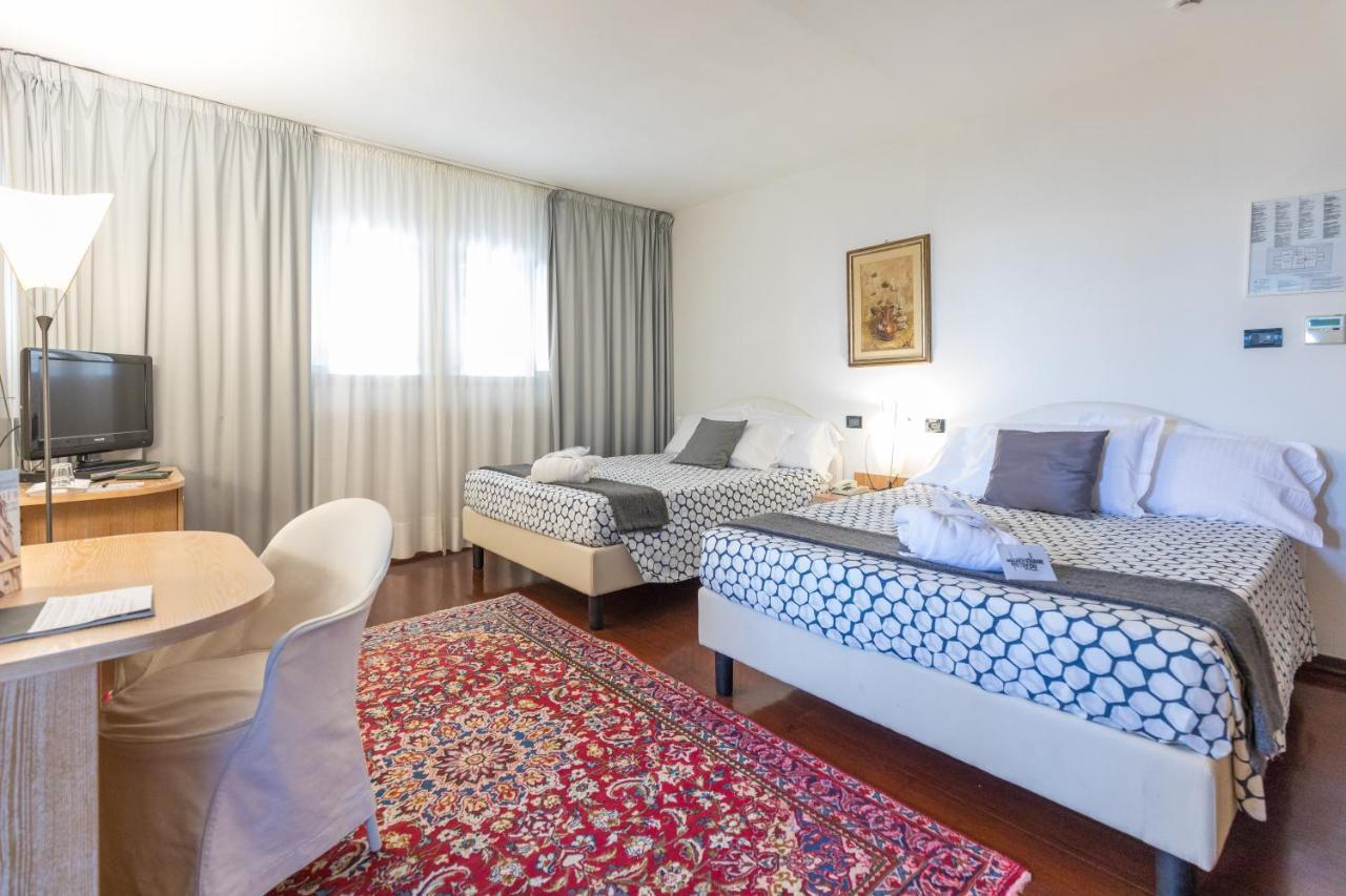 Hotel Logonovo Llido Degli Estensi Bagian luar foto