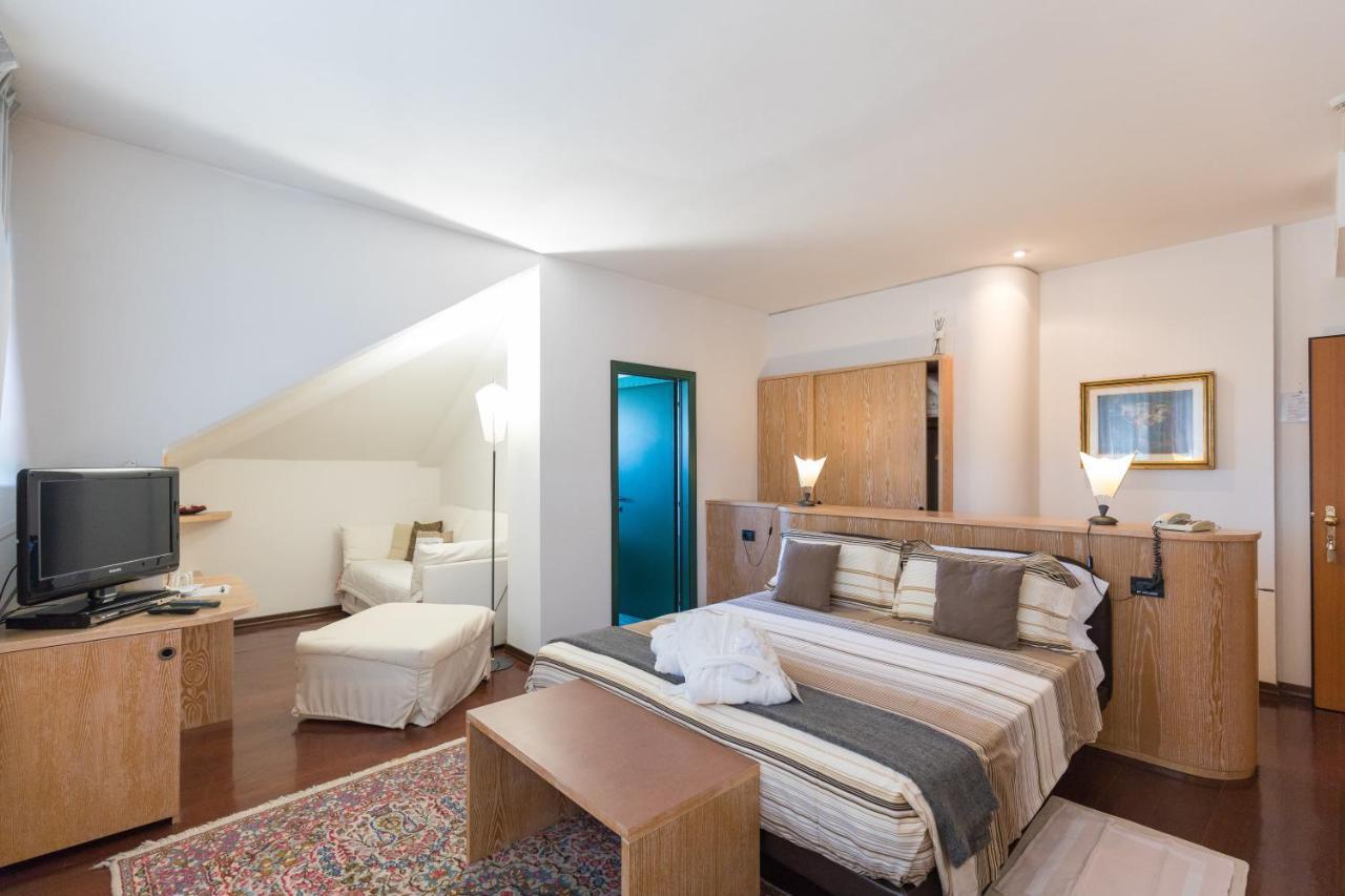 Hotel Logonovo Llido Degli Estensi Bagian luar foto